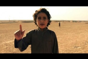 داعش يحتفي بطفل مغربي1
