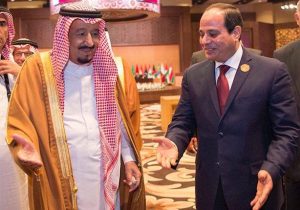تعرف على أسباب مغادرة الرئيس المصري وملك #السعودية لقاعة القمة مع بدء كلمة أمير قطر