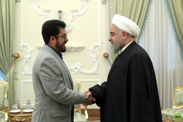الرئيس الإيراني لسفير الحوثيين لدى بلاده: ندعم الشعب اليمني في الحرب والسلم